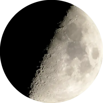 an image of the moon in black and white