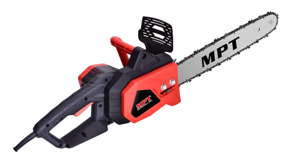 a chainsaw with a chain saw