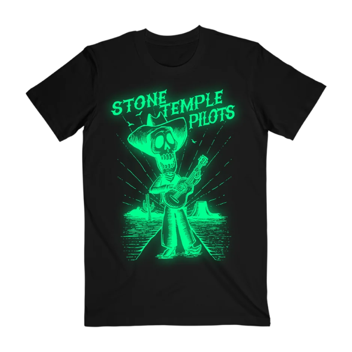 a black t - shirt with the words stone pilots on it