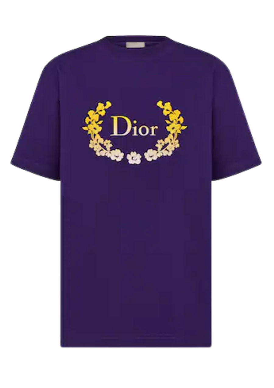 a purple t - shirt with the word do on it